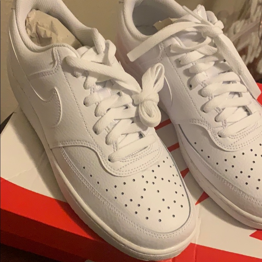 Women’s Nike court vision low